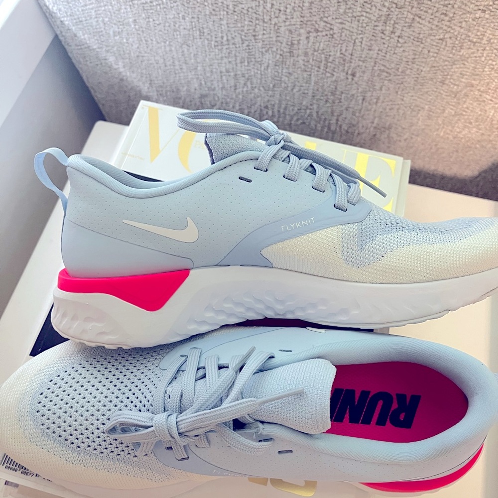 NIKE Odyssey React 2 Flyknit - NEW WITH BOX - Picture 6 of 8